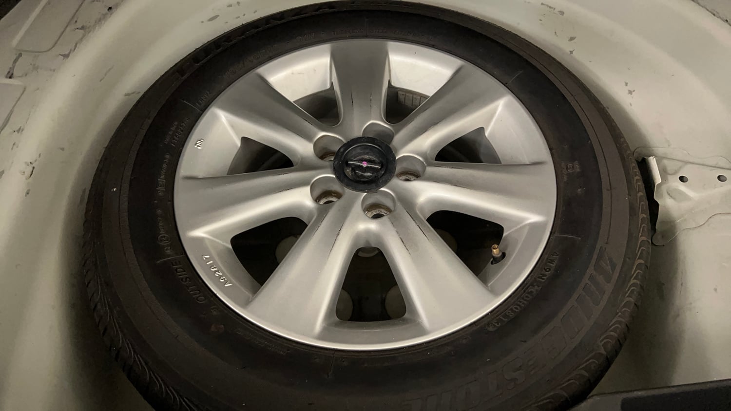 Used 2013 Toyota Corolla Altis 1.8 G Petrol Manual tyres SPARE TYRE VIEW
