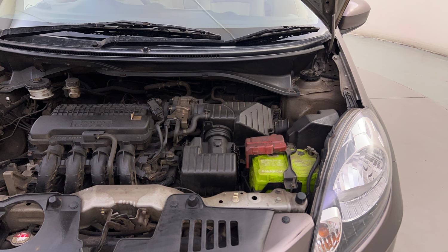 Used 2014 Honda Amaze 1.2 S i-VTEC Petrol Manual engine ENGINE LEFT SIDE HINGE & APRON VIEW