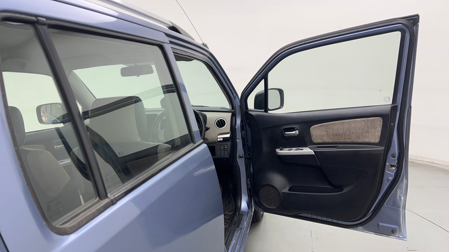 Used 2013 Maruti Suzuki Wagon R VXI Petrol Manual interior RIGHT FRONT DOOR OPEN VIEW
