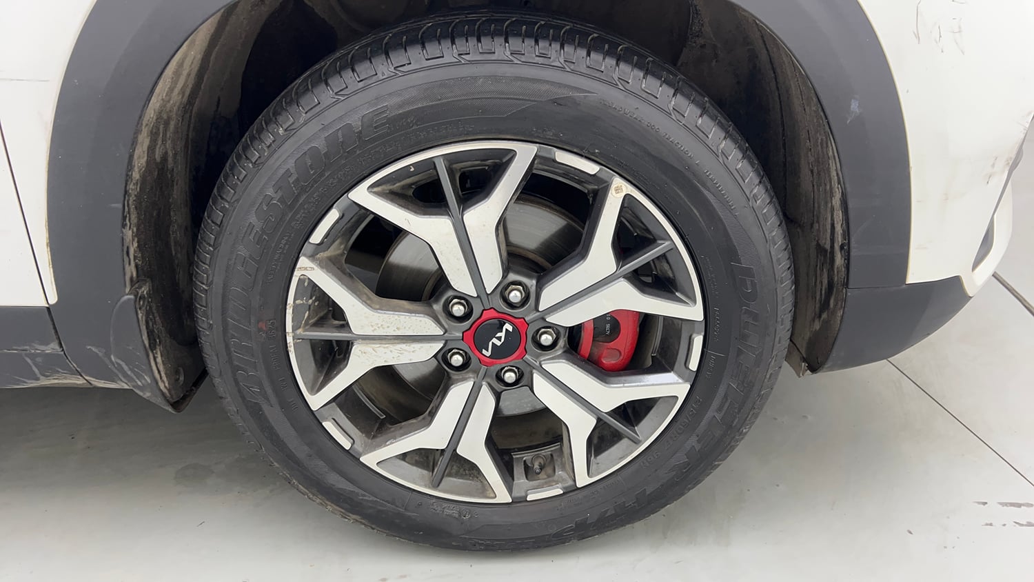Used 2022 Kia Seltos GTX Plus 1.4 DCT Petrol Automatic tyres RIGHT FRONT TYRE RIM VIEW