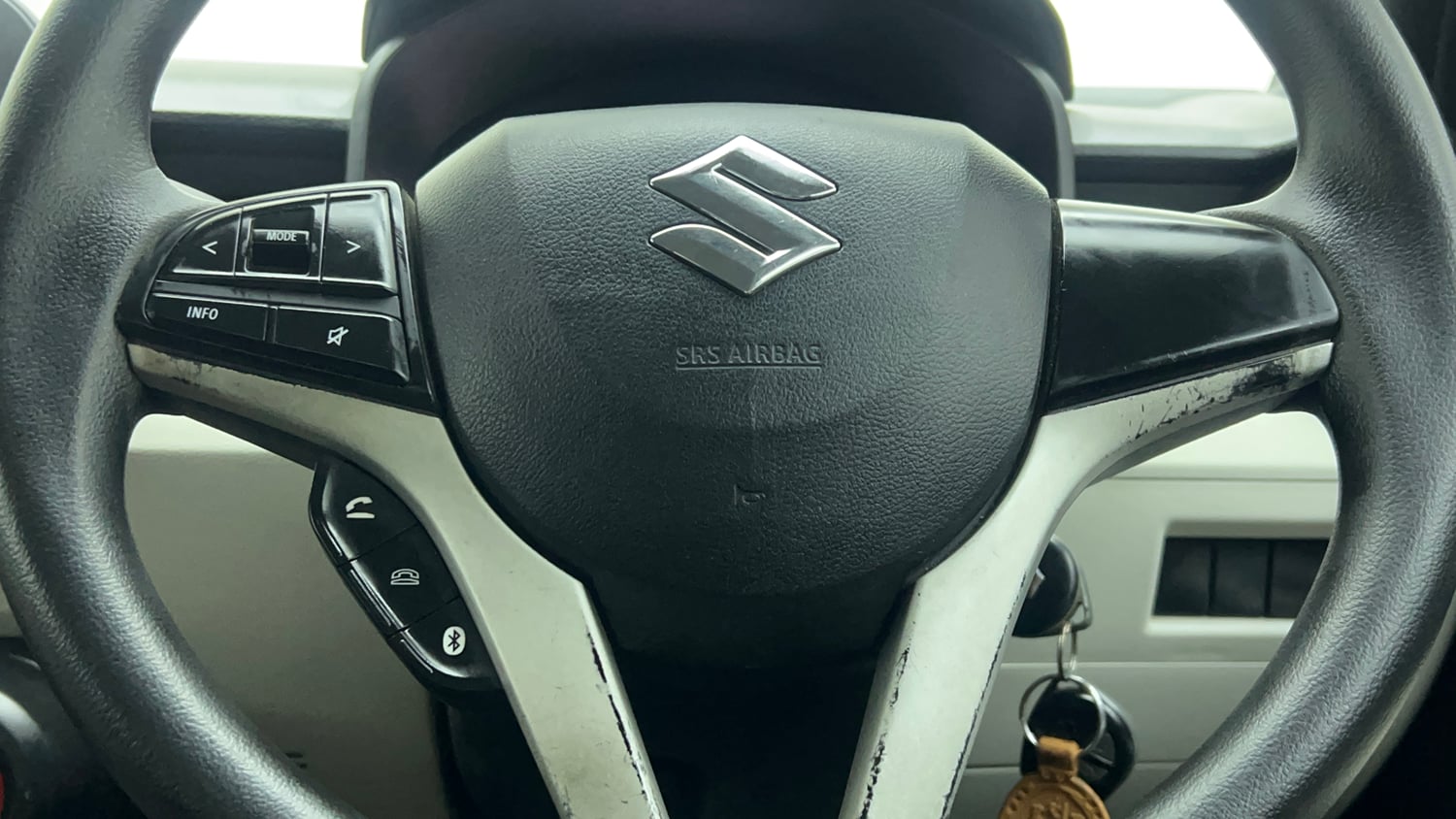 Used 2020 Maruti Suzuki Ignis Delta 1.2 AMT Petrol Automatic top_features Steering mounted controls