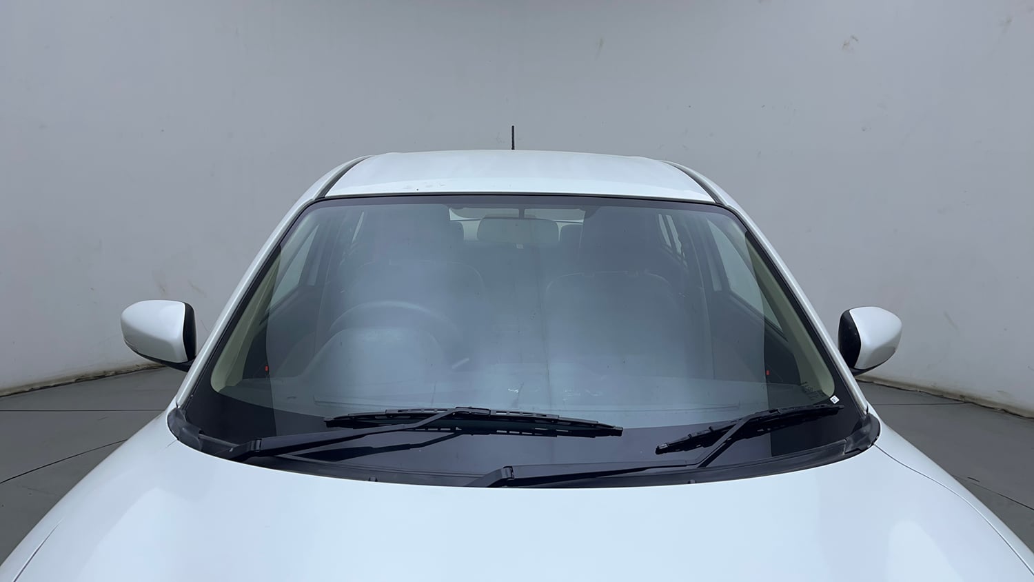 Used 2017 Maruti Suzuki Dzire VXi Petrol Manual exterior FRONT WINDSHIELD VIEW