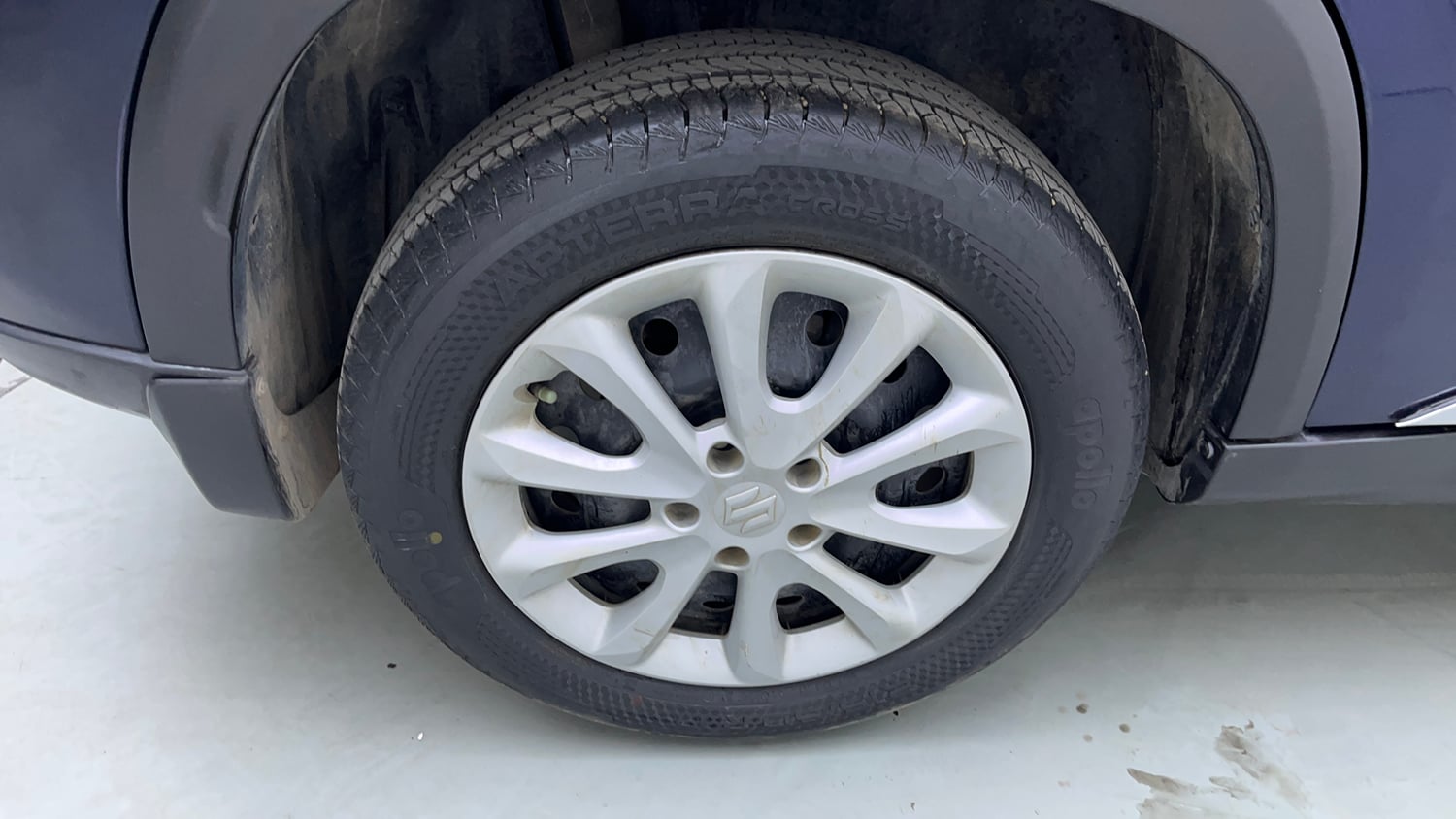 Used 2024 Maruti Suzuki Grand Vitara Sigma Smart Hybrid Petrol Manual tyres RIGHT REAR TYRE RIM VIEW