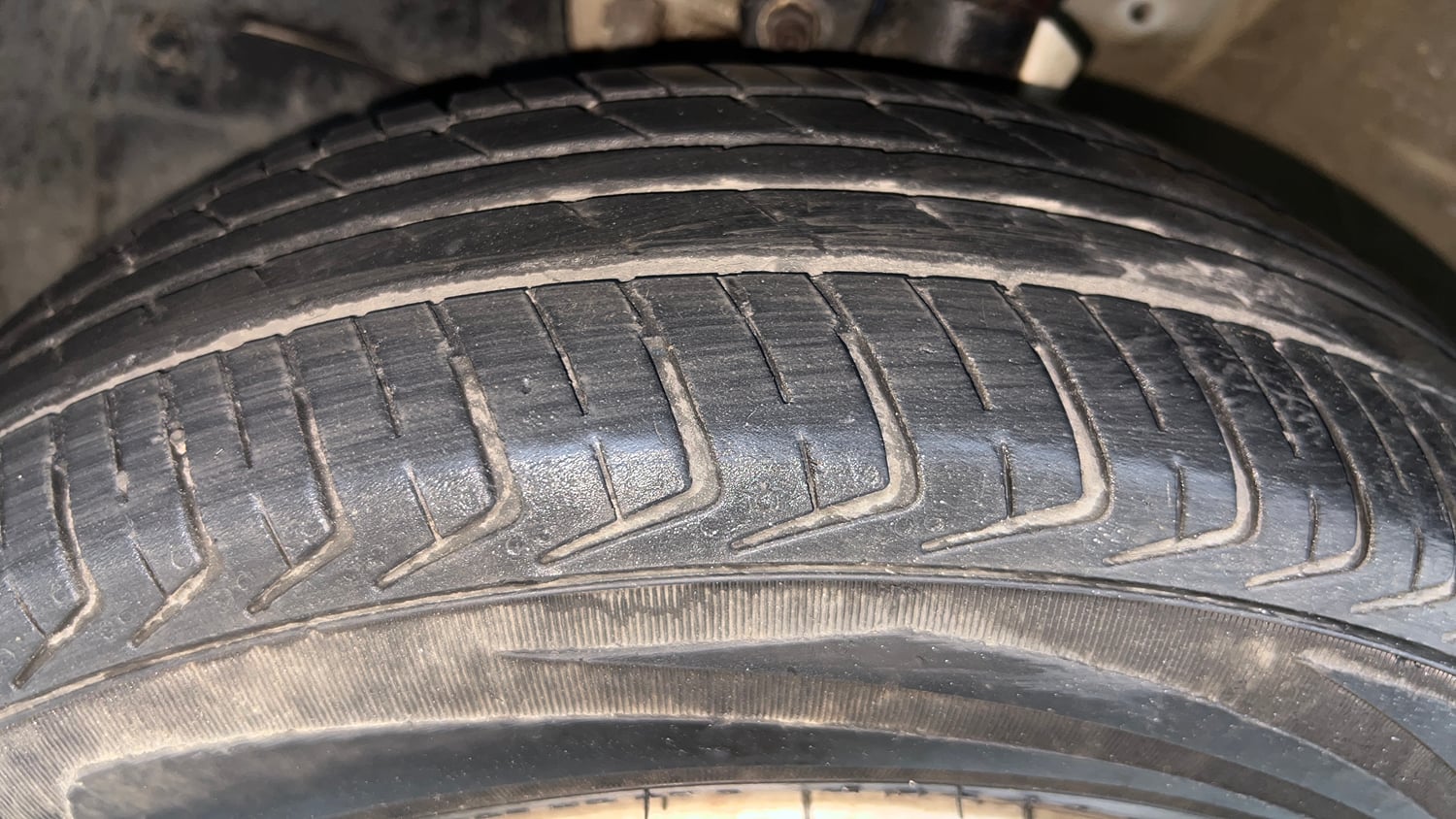Used 2024 Maruti Suzuki Wagon R LXI 1.0 CNG Cng Manual tyres LEFT FRONT TYRE TREAD VIEW