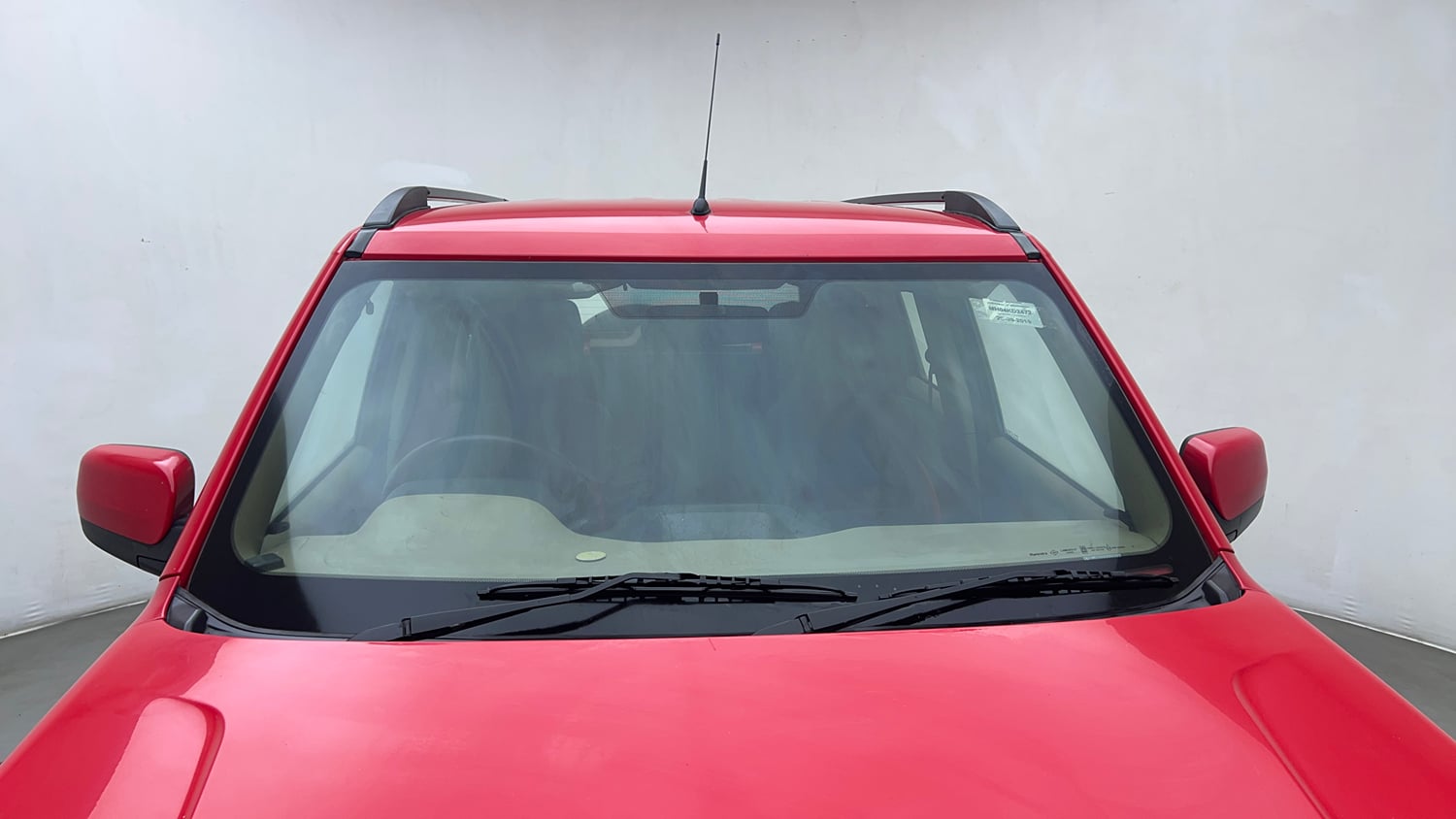 Used 2019 Mahindra TUV300 T6 Plus Diesel Manual exterior FRONT WINDSHIELD VIEW