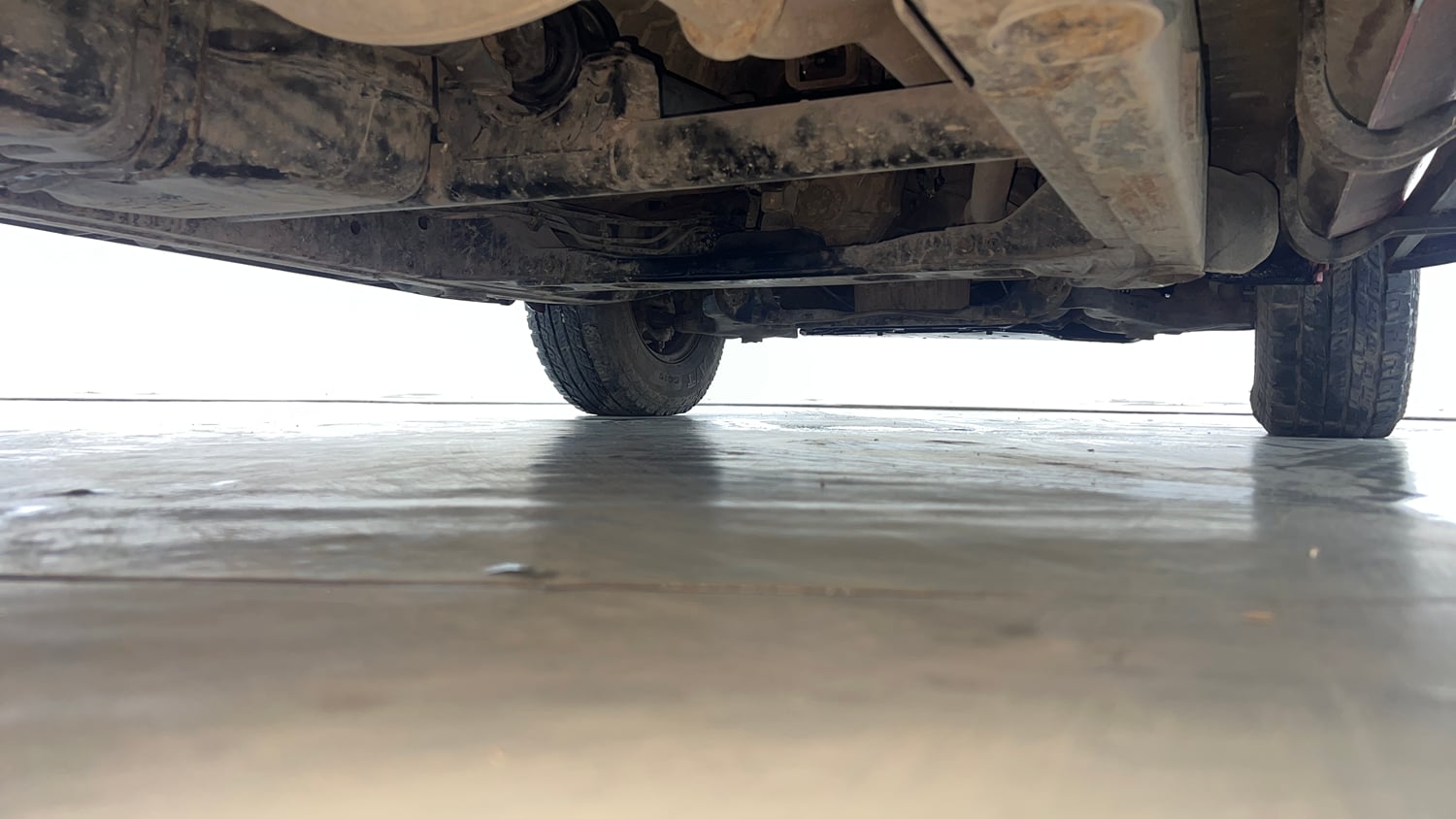 Used 2019 Mahindra TUV300 T6 Plus Diesel Manual extra REAR RIGHT UNDERBODY VIEW