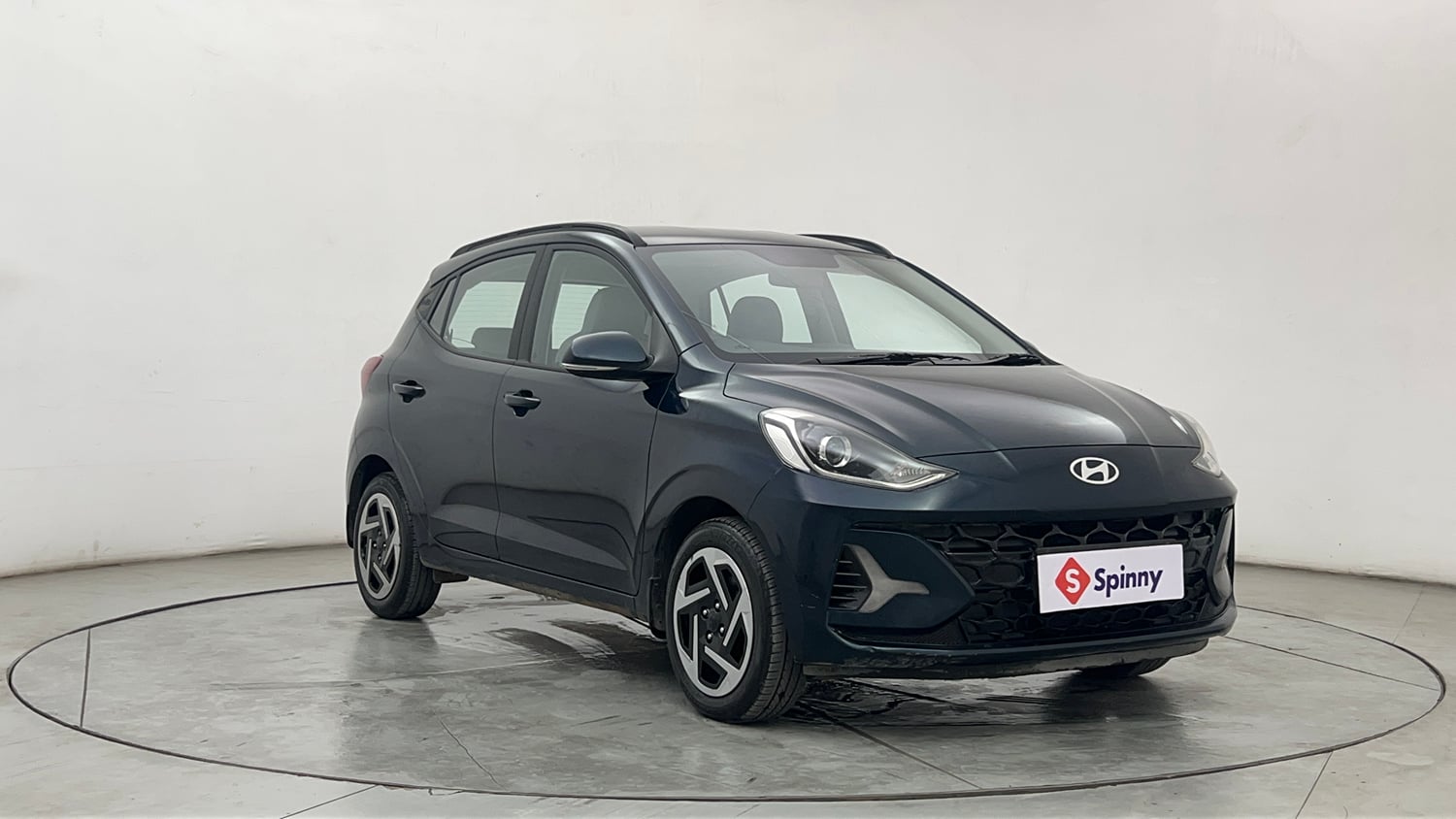 Used 2024 Hyundai Grand i10 Nios Sportz 1.2 Kappa AMT Petrol Automatic exterior RIGHT FRONT CORNER VIEW