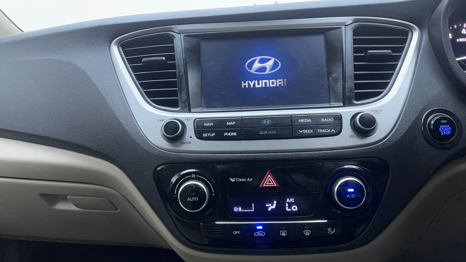 Used 2017 Hyundai Verna SX (O) 1.6 VTVT AT Petrol Automatic interior MUSIC SYSTEM & AC CONTROL VIEW