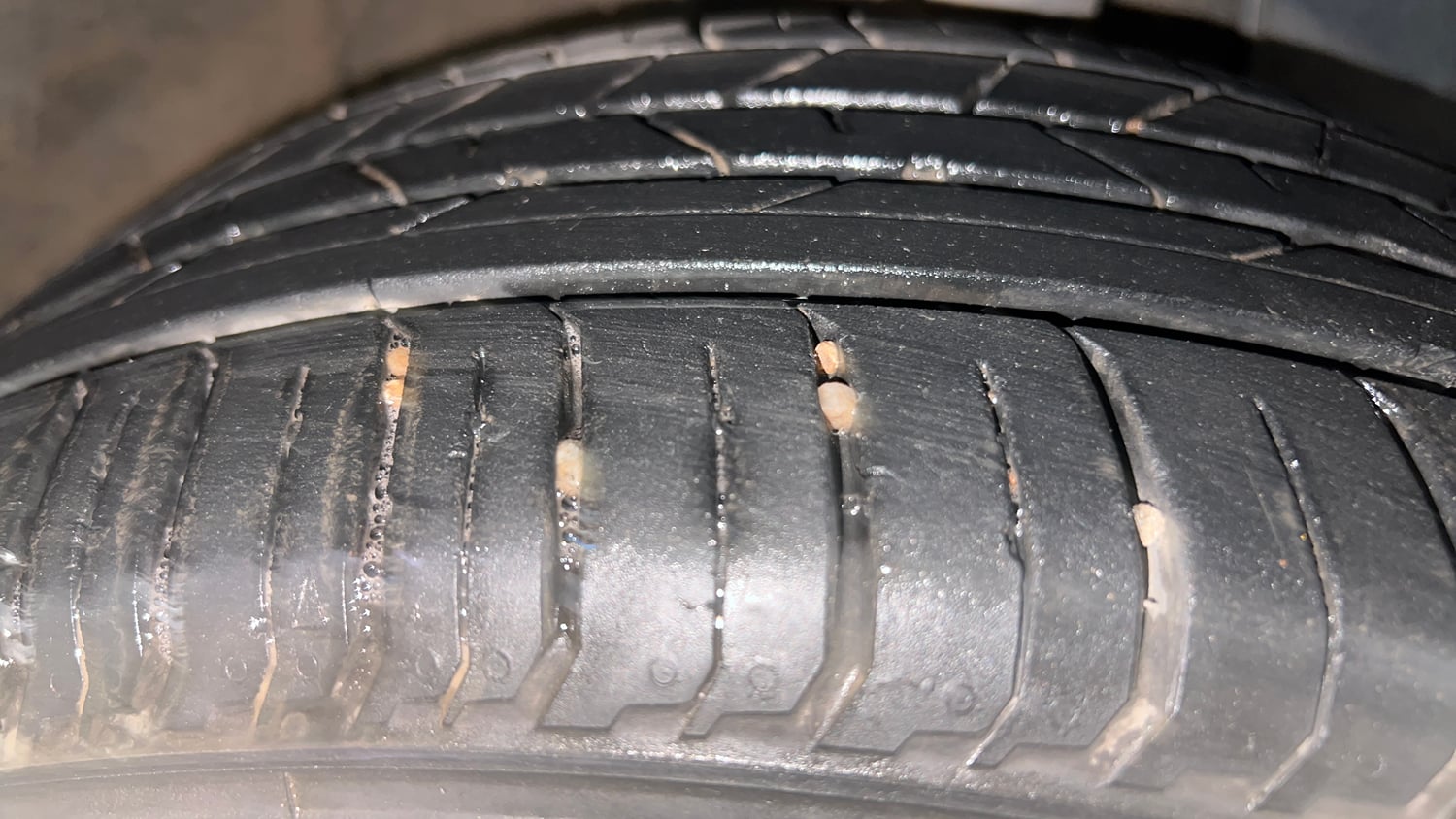 Used 2024 Hyundai New i20 Asta (O) 1.2 MT Petrol Manual tyres RIGHT FRONT TYRE TREAD VIEW
