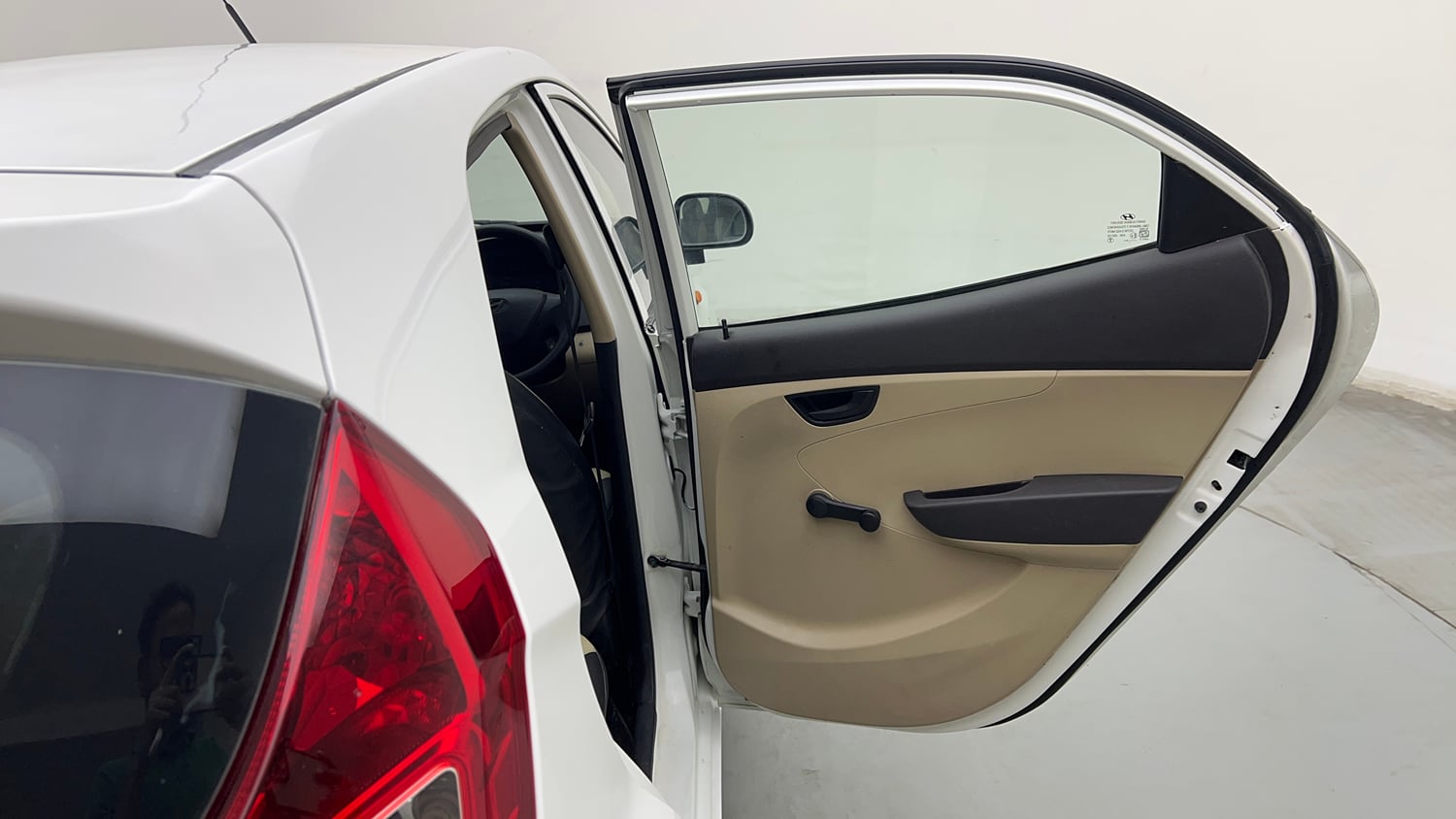 Used 2016 Hyundai Eon Era + Petrol Manual interior RIGHT REAR DOOR OPEN VIEW