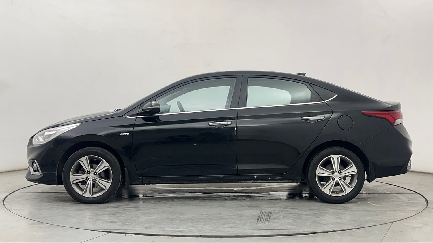 Used 2018 Hyundai Verna SX (O) 1.6 VTVT AT Petrol Automatic exterior LEFT SIDE VIEW