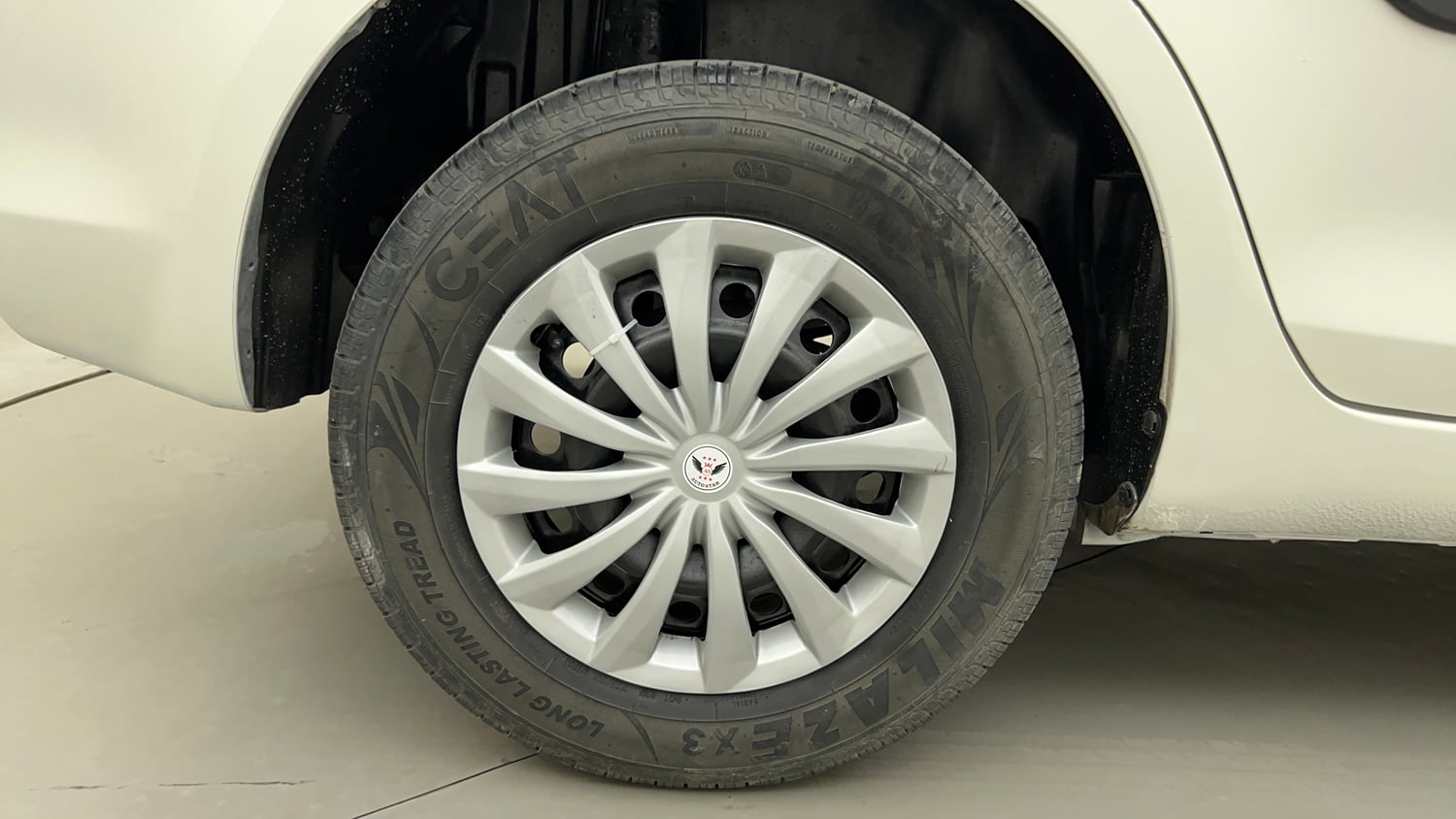 Used 2016 Maruti Suzuki Swift Dzire VXI Petrol Manual tyres RIGHT REAR TYRE RIM VIEW