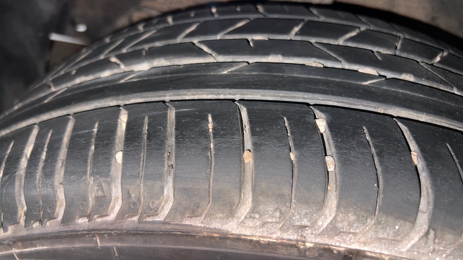 Used 2024 Hyundai New i20 Asta (O) 1.2 MT Petrol Manual tyres RIGHT REAR TYRE TREAD VIEW