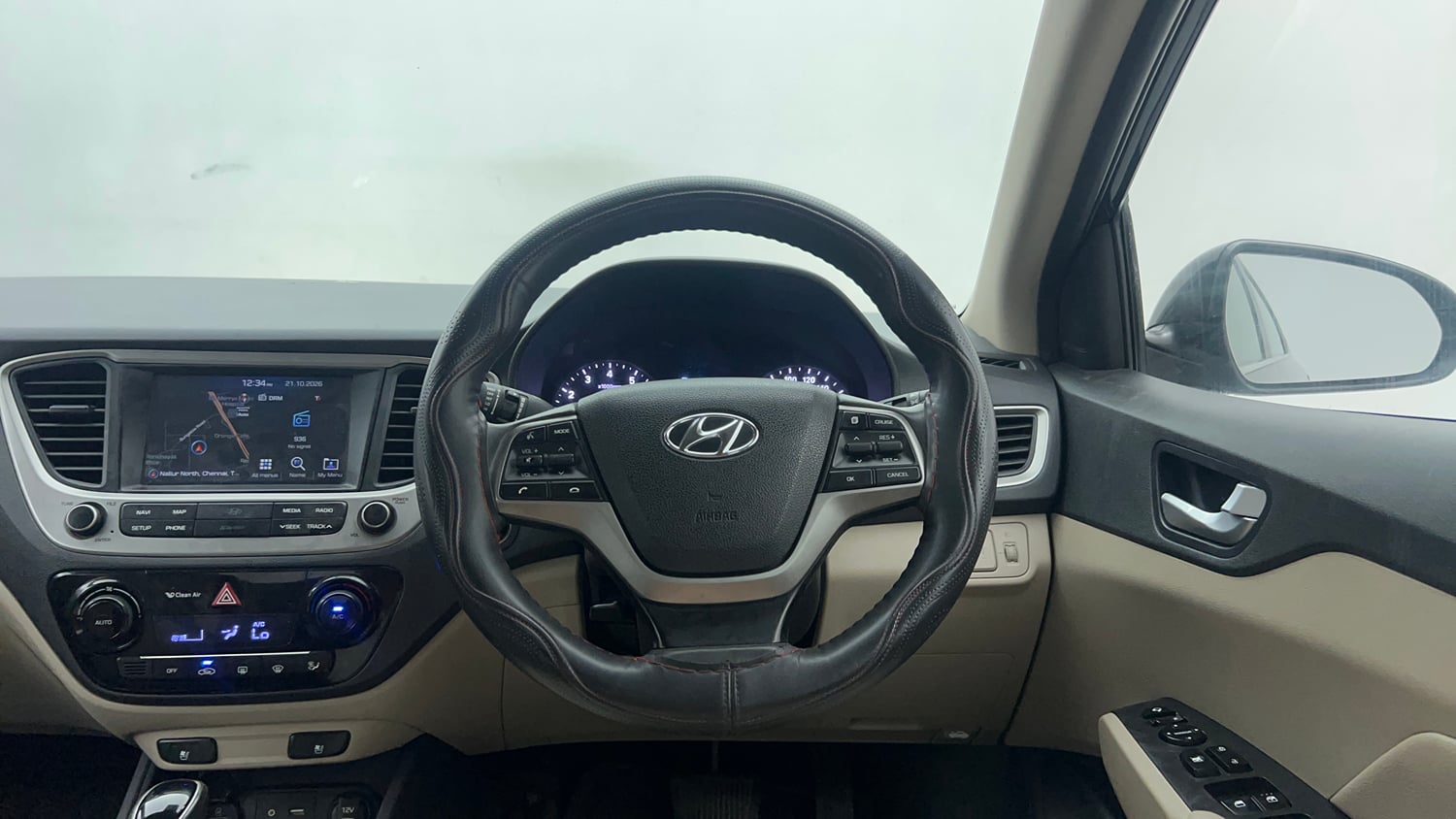 Used 2018 Hyundai Verna SX (O) 1.6 VTVT AT Petrol Automatic interior STEERING VIEW