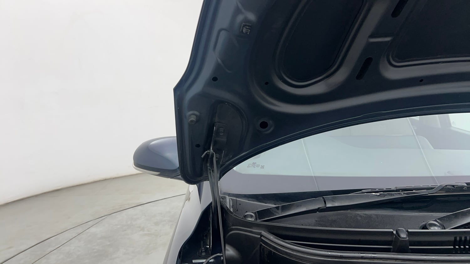 Used 2024 Hyundai Grand i10 Nios Sportz 1.2 Kappa AMT Petrol Automatic engine ENGINE RIGHT SIDE HINGE & APRON VIEW