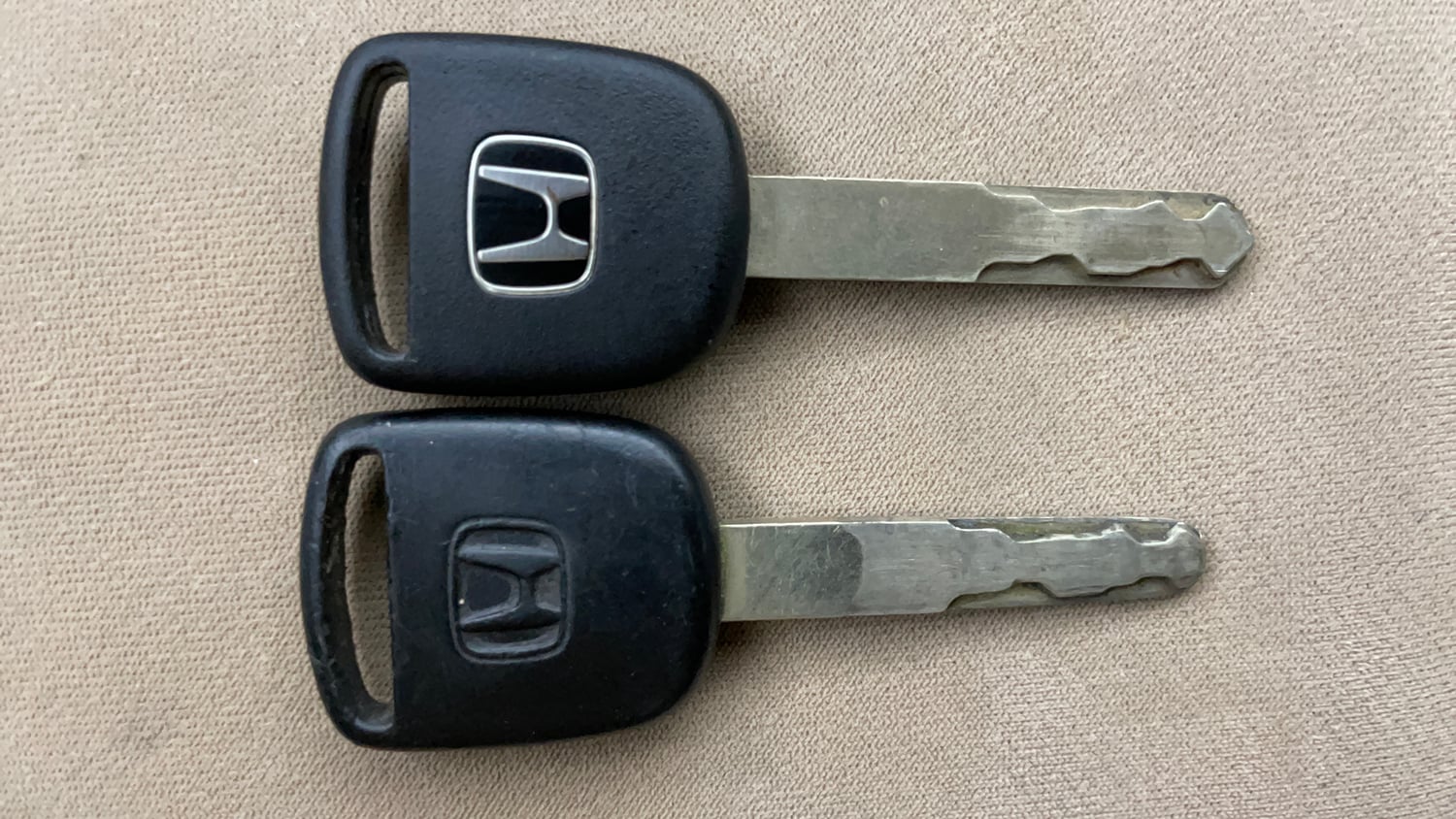 Used 2013 Honda Brio E MT Petrol Manual extra CAR KEY VIEW