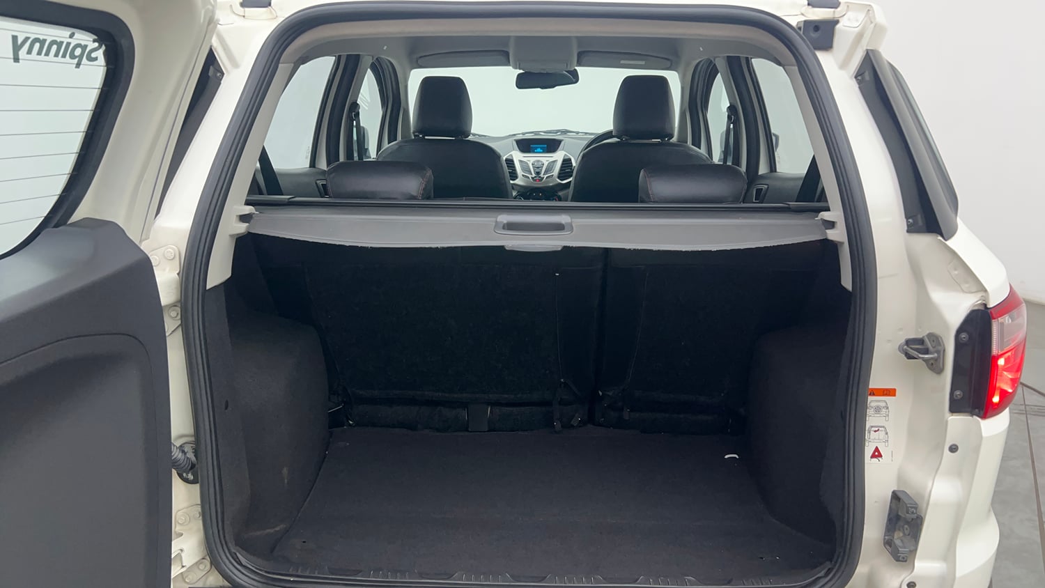 Used 2015 Ford EcoSport Titanium 1.5 Ti-VCT AT Petrol Automatic interior DICKY INSIDE VIEW