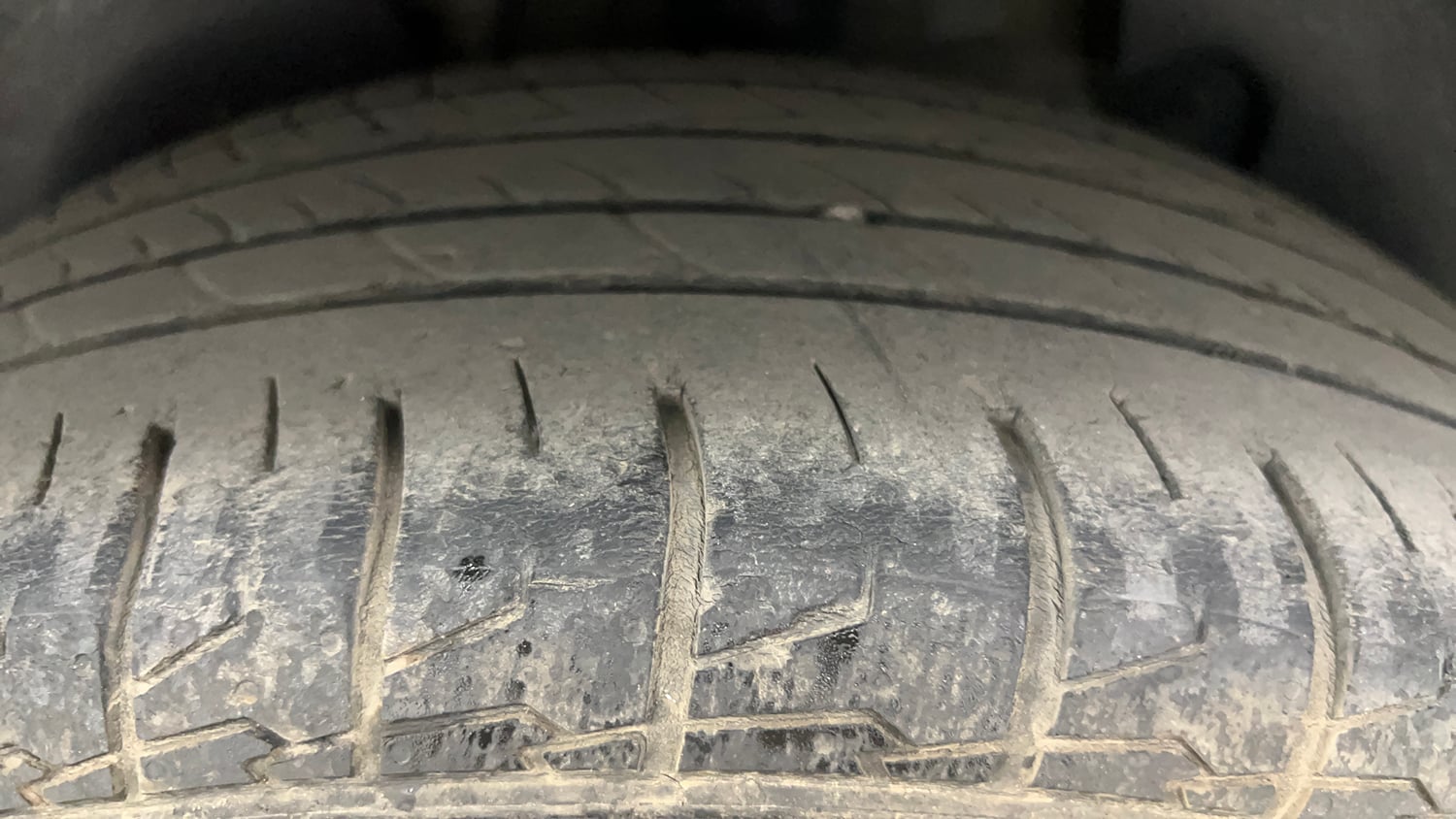 Used 2024 Kia Seltos HTX Plus 1.5 Diesel MT Diesel Manual tyres LEFT REAR TYRE TREAD VIEW