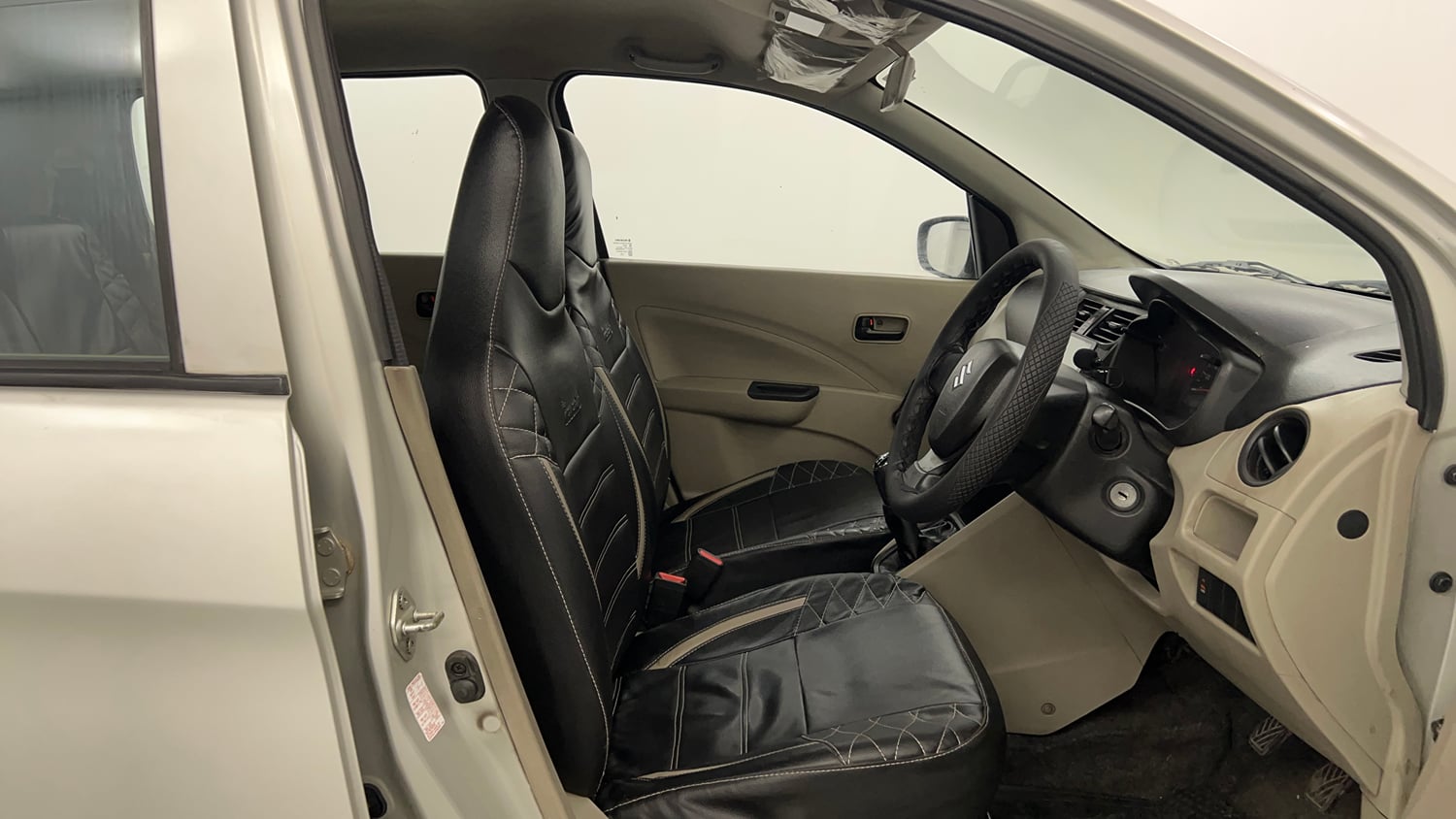 Used 2017 Maruti Suzuki Celerio LXi ABS Petrol Manual interior RIGHT SIDE FRONT DOOR CABIN VIEW