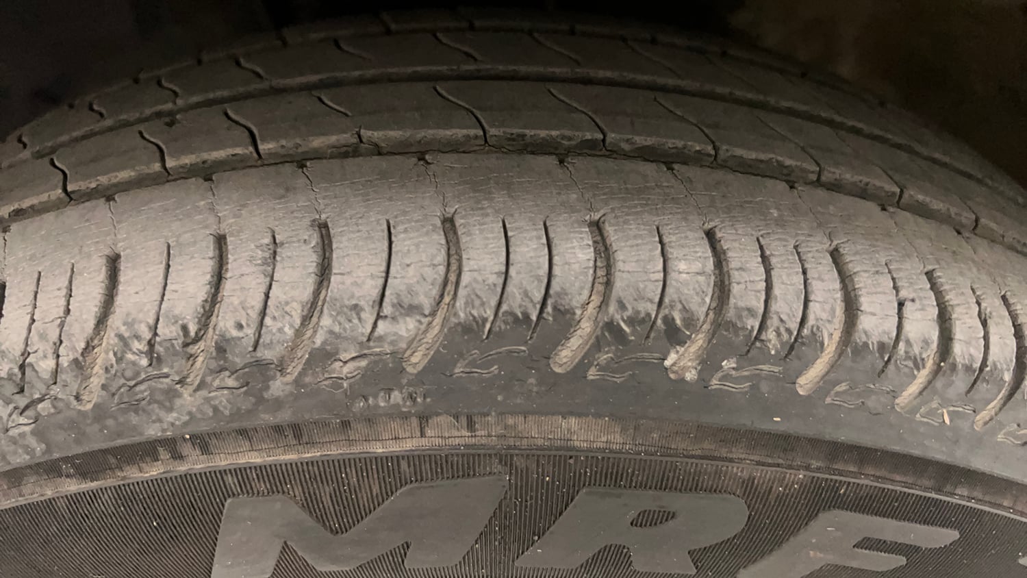 Used 2023 Maruti Suzuki Wagon R VXI 1.0 CNG Cng Manual tyres LEFT FRONT TYRE TREAD VIEW
