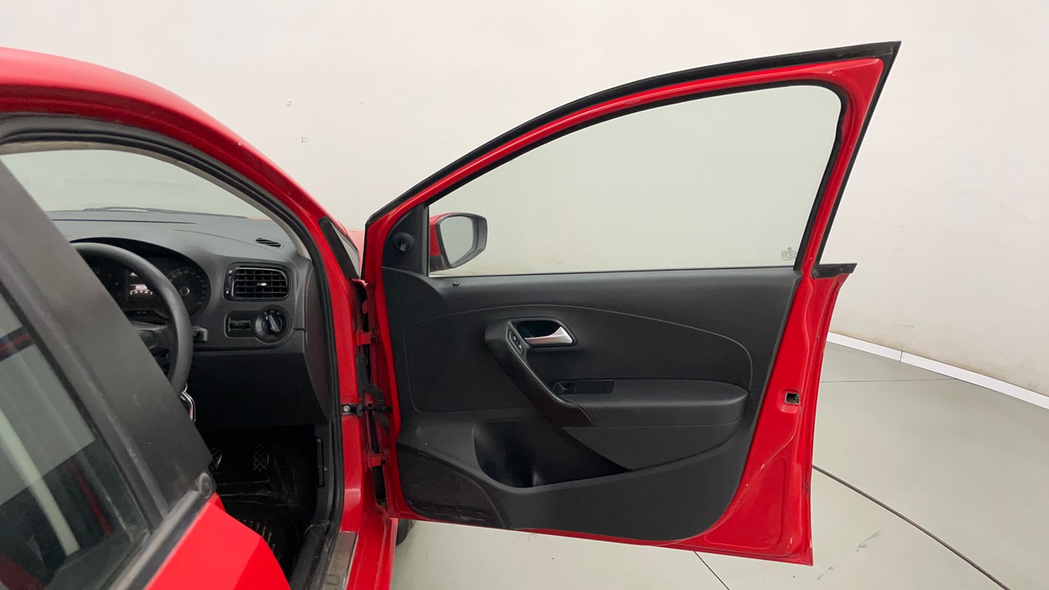 Used 2019 Volkswagen Polo Trendline 1.0L (P) Petrol Manual interior RIGHT FRONT DOOR OPEN VIEW