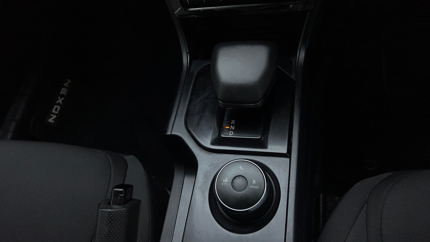 Used 2024 Tata Nexon Smart Plus 1.2 Petrol 6AMT Petrol Automatic interior GEAR  KNOB VIEW