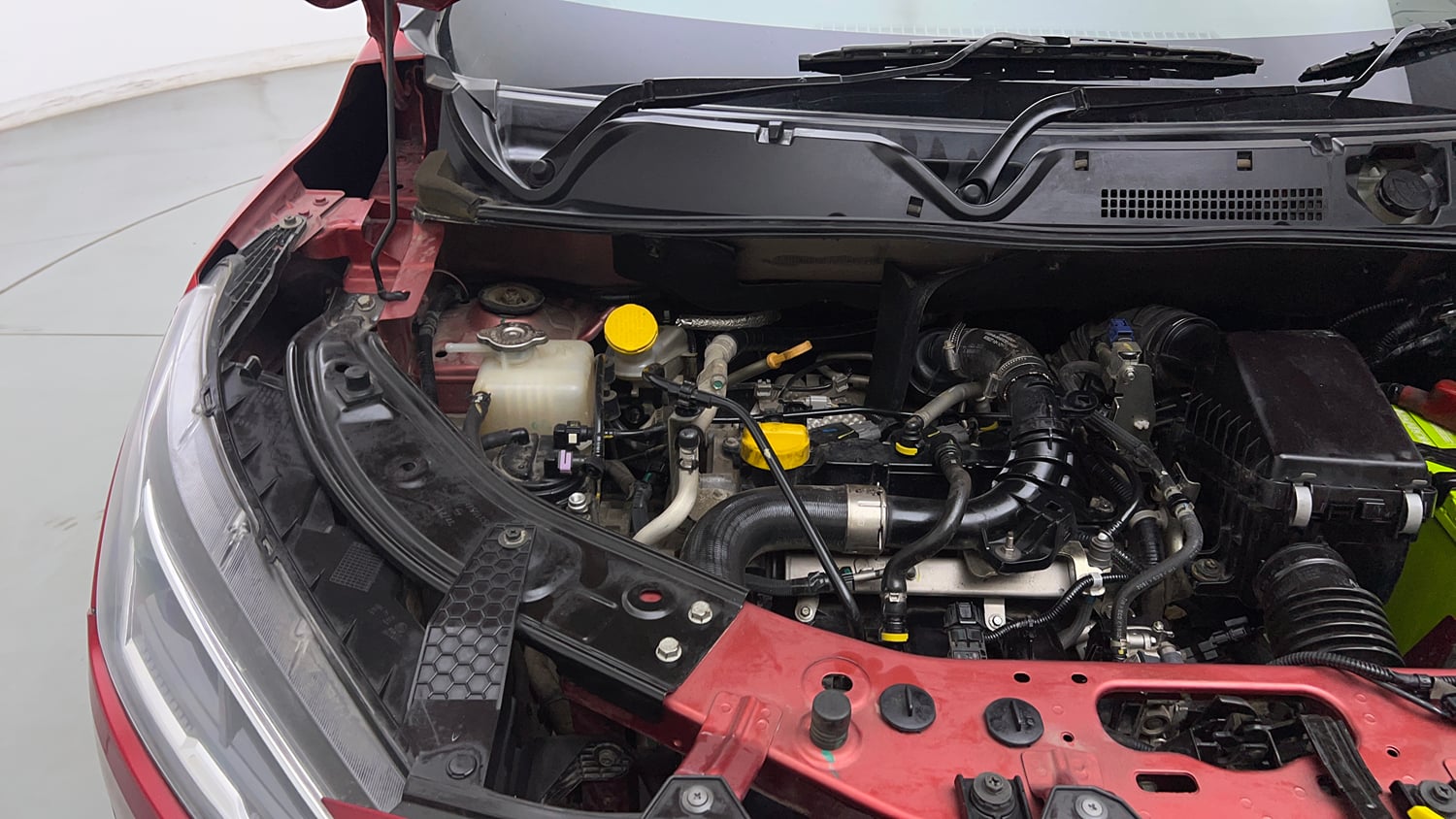 Used 2021 Nissan Magnite XV Premium Turbo (O) CVT Dual Tone Petrol Automatic engine ENGINE RIGHT SIDE VIEW