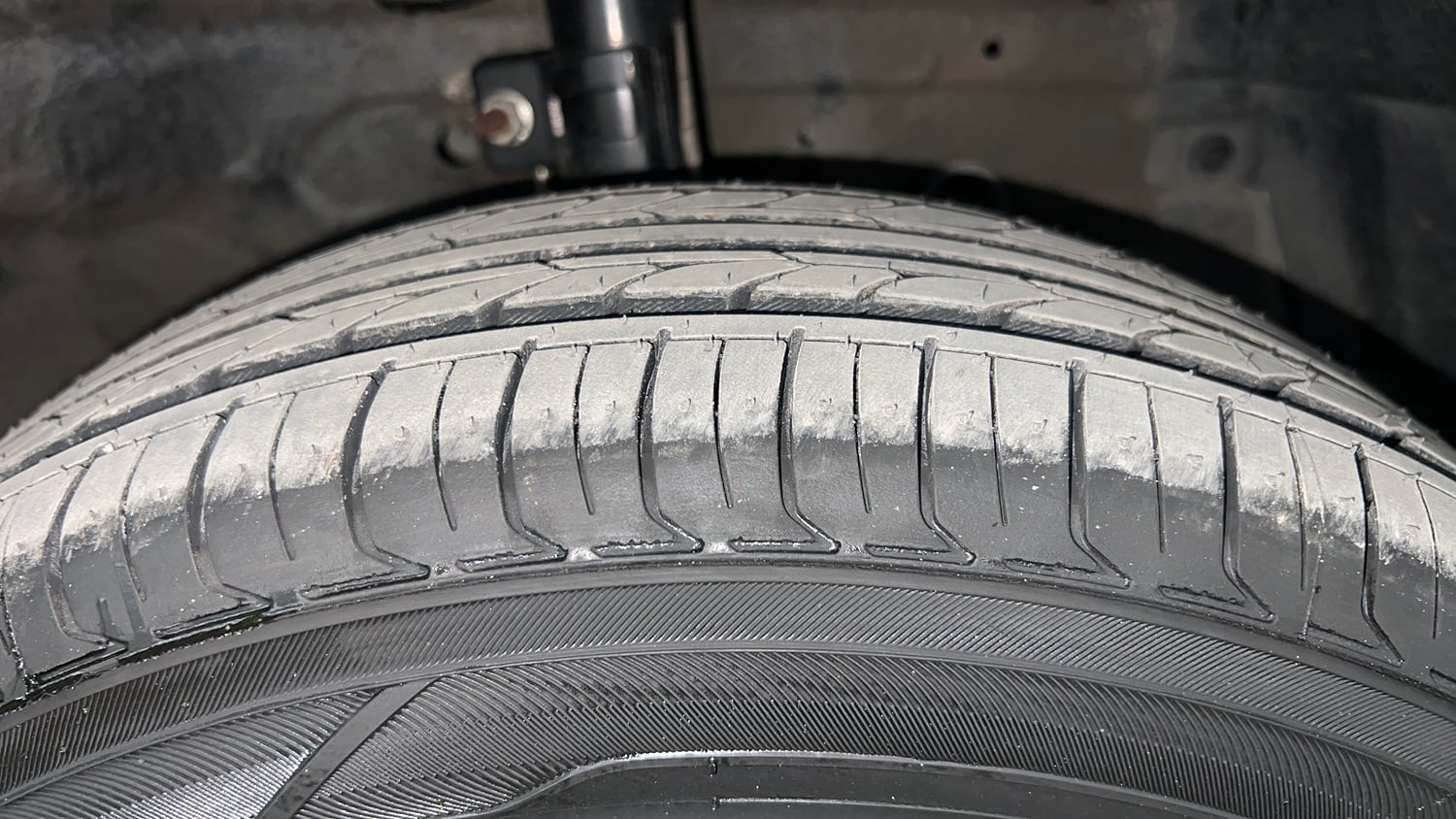 Used 2016 Maruti Suzuki Swift VXi Petrol Manual tyres RIGHT FRONT TYRE TREAD VIEW