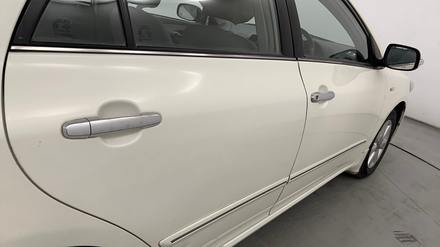 Used 2013 Toyota Corolla Altis 1.8 G Petrol Manual dents MINOR SCRATCH