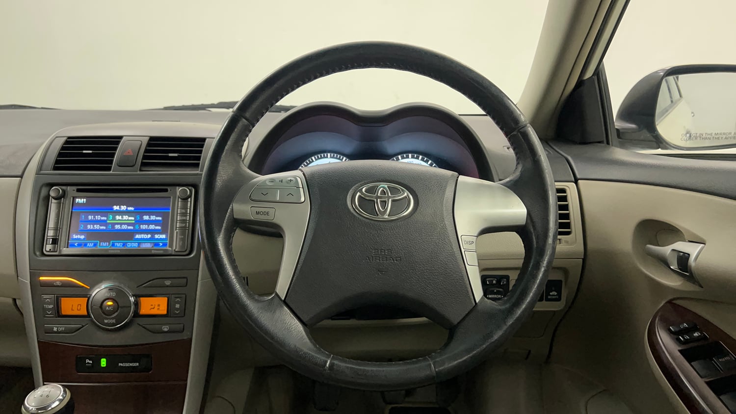 Used 2013 Toyota Corolla Altis 1.8 G Petrol Manual interior STEERING VIEW