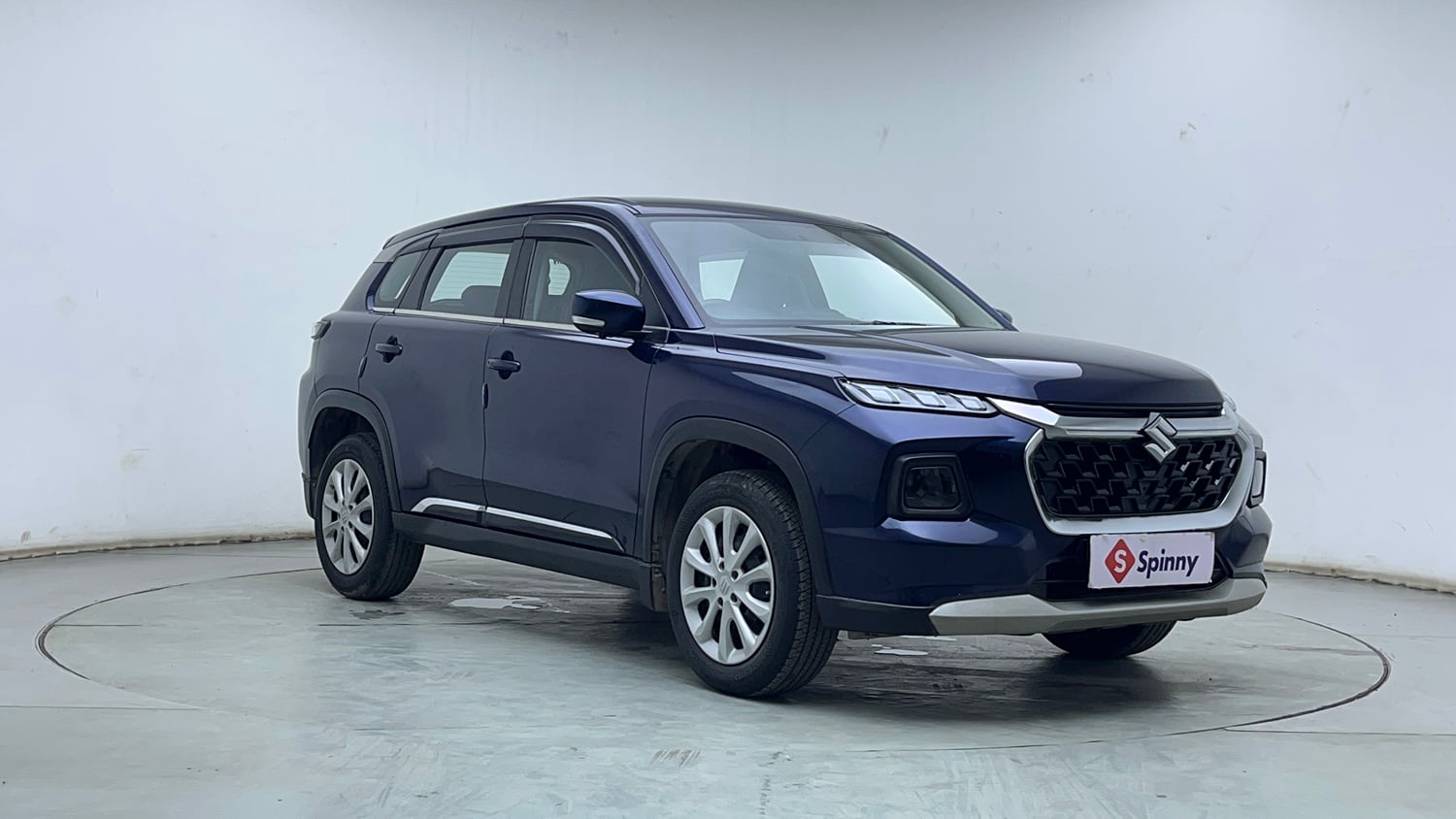 Used 2024 Maruti Suzuki Grand Vitara Sigma Smart Hybrid Petrol Manual exterior RIGHT FRONT CORNER VIEW