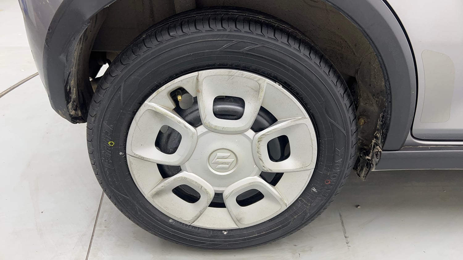 Used 2020 Maruti Suzuki Ignis Delta 1.2 AMT Petrol Automatic tyres RIGHT REAR TYRE RIM VIEW