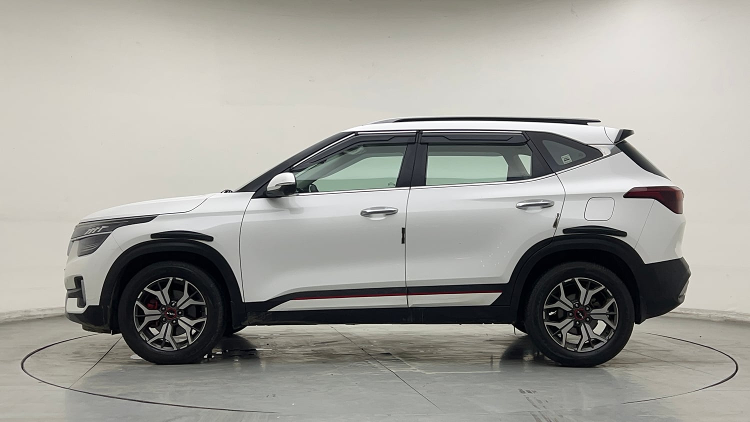 Used 2022 Kia Seltos GTX Plus 1.4 DCT Petrol Automatic exterior LEFT SIDE VIEW