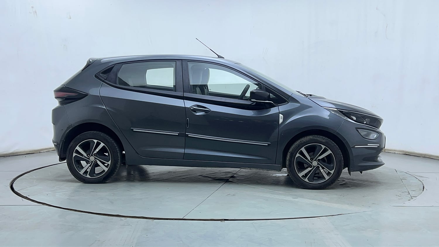 Used 2021 Tata Altroz XZ Petrol Petrol Manual exterior RIGHT SIDE VIEW