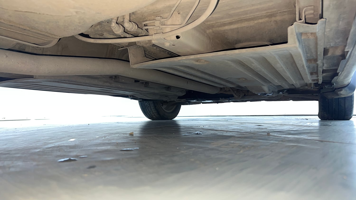 Used 2015 Maruti Suzuki S-Cross Alpha 1.6 Diesel Manual extra REAR RIGHT UNDERBODY VIEW