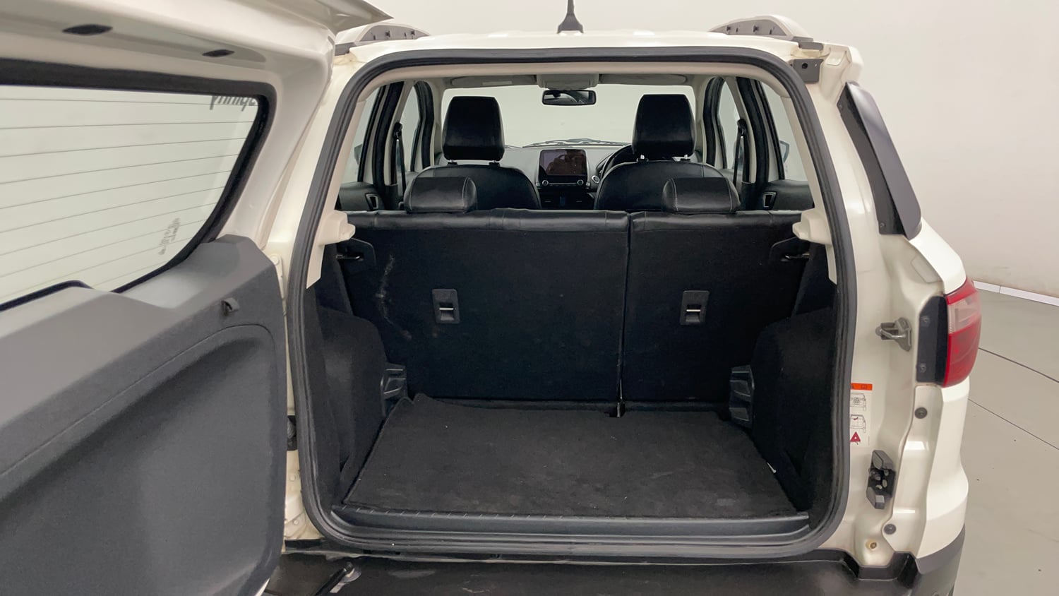 Used 2018 Ford EcoSport Titanium + 1.5L TDCi Diesel Manual interior DICKY INSIDE VIEW