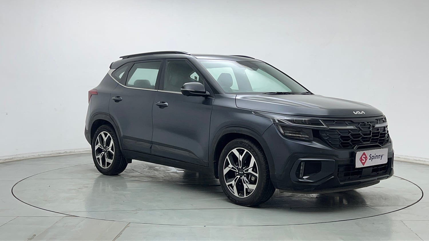 Used 2024 Kia Seltos X Line 1.5 Turbo Petrol DCT Petrol Automatic exterior RIGHT FRONT CORNER VIEW