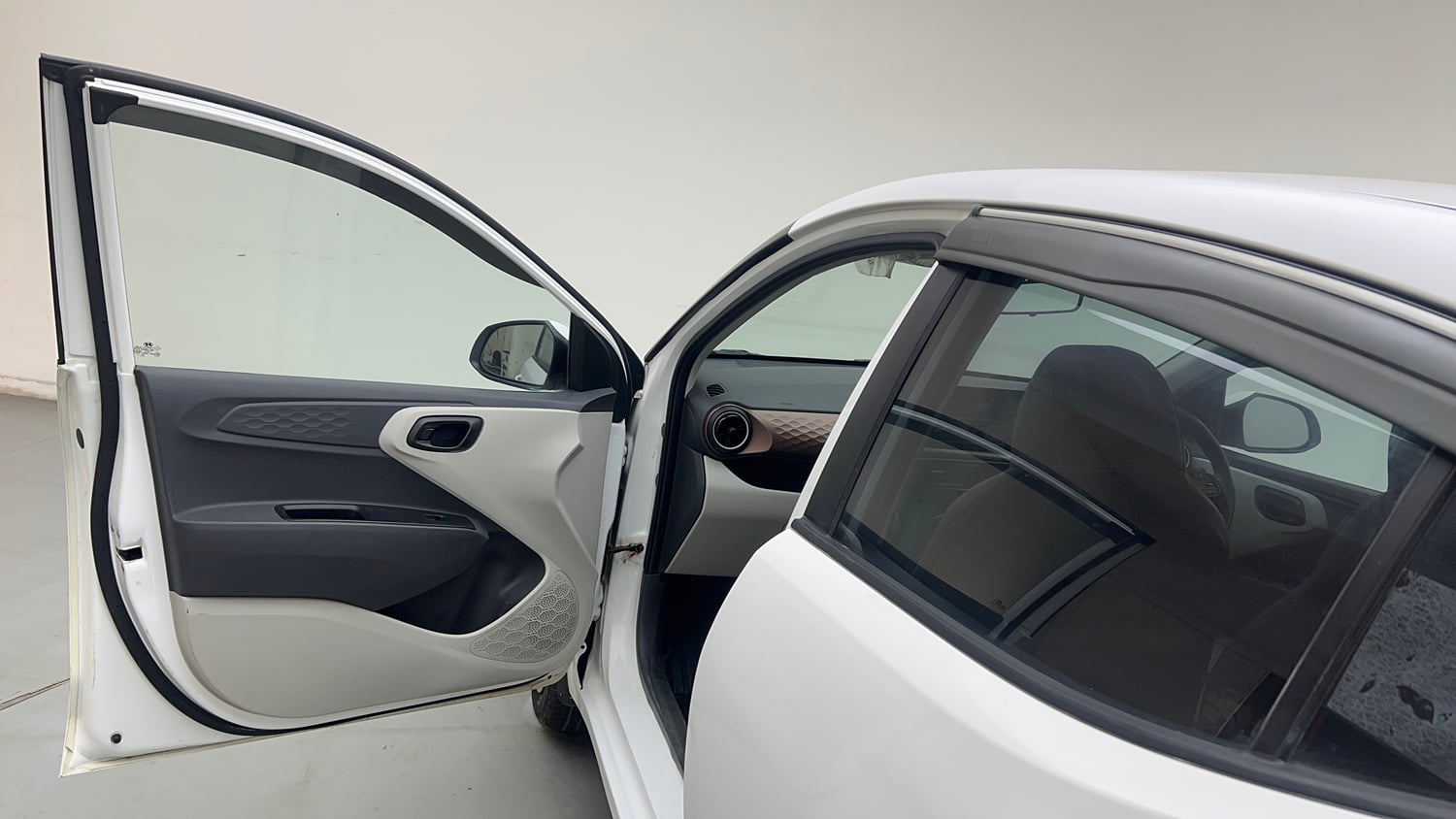 Used 2023 Hyundai Aura S 1.2 CNG Cng Manual interior LEFT FRONT DOOR OPEN VIEW