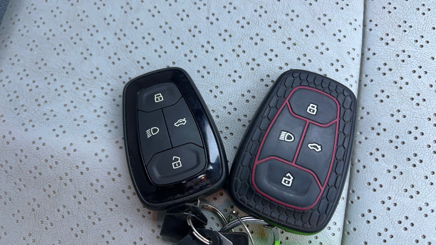 Used 2022 Tata Punch Camo Accomplished Dazzle AMT Petrol Automatic extra CAR KEY VIEW