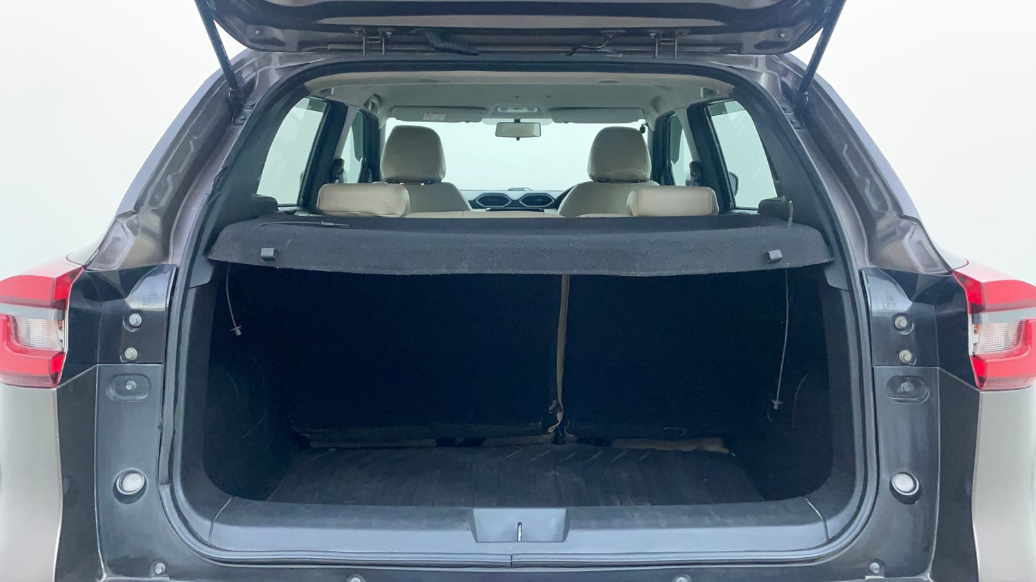 Used 2021 Nissan Magnite XL Turbo CVT Petrol Automatic interior DICKY INSIDE VIEW