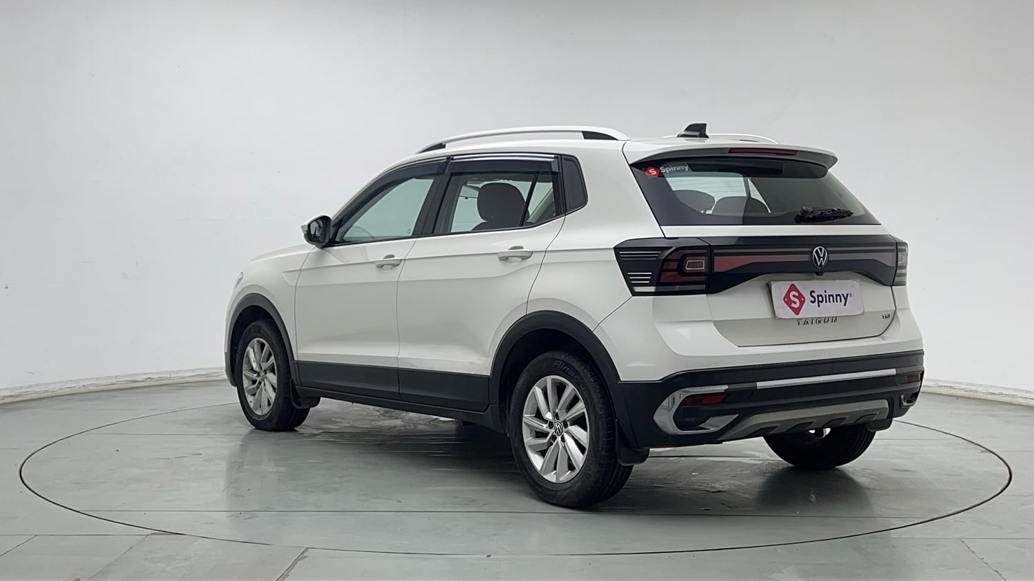 Used 2022 Volkswagen Taigun Highline 1.0 TSI MT Petrol Manual exterior LEFT REAR CORNER VIEW