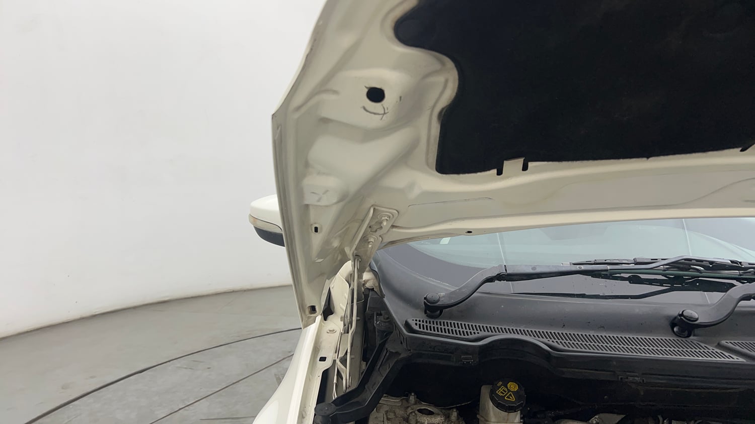 Used 2015 Ford EcoSport Titanium 1.5 Ti-VCT AT Petrol Automatic engine ENGINE RIGHT SIDE HINGE & APRON VIEW