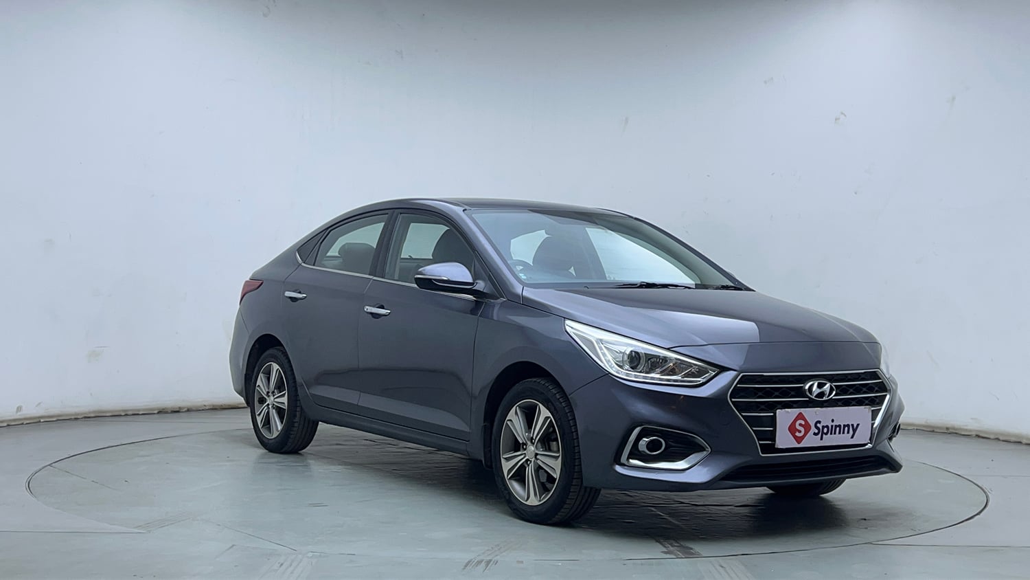 Used 2017 Hyundai Verna SX (O) 1.6 VTVT AT Petrol Automatic exterior RIGHT FRONT CORNER VIEW