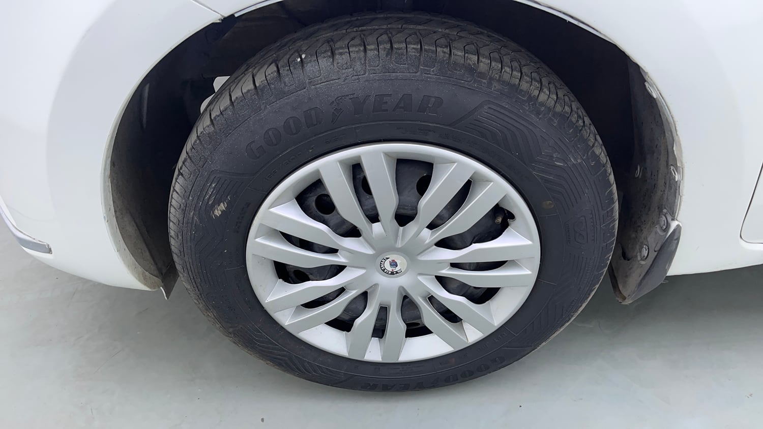 Used 2017 Maruti Suzuki Dzire VXi Petrol Manual tyres LEFT FRONT TYRE RIM VIEW