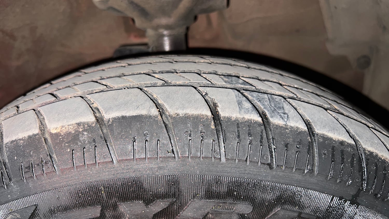 Used 2017 Maruti Suzuki Celerio ZXi AMT Petrol Automatic tyres RIGHT FRONT TYRE TREAD VIEW