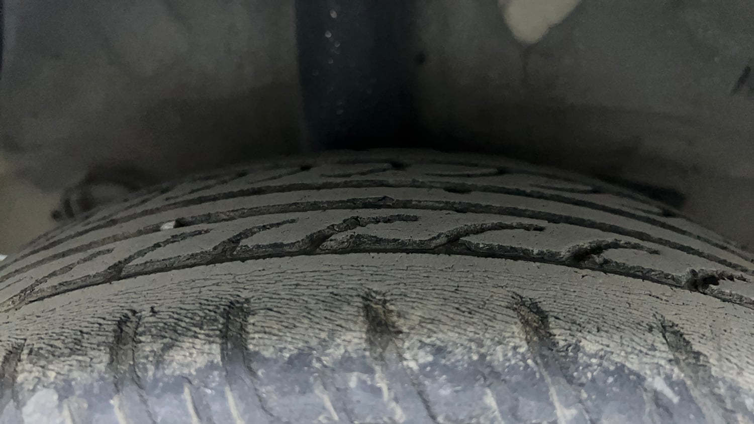 Used 2013 Hyundai Grand i10 Sportz 1.1 CRDi Diesel Manual tyres RIGHT REAR TYRE TREAD VIEW