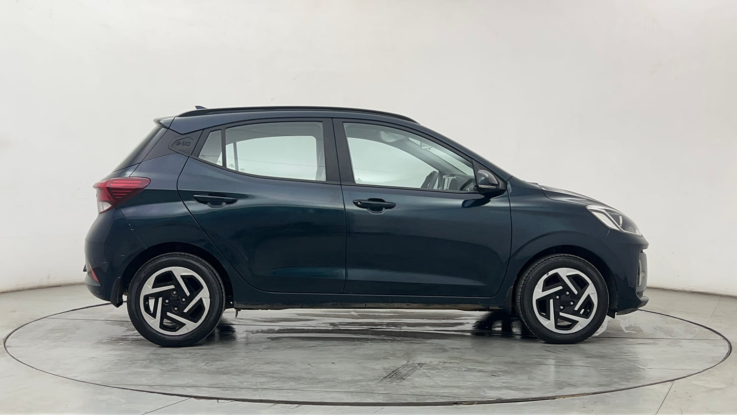 Used 2024 Hyundai Grand i10 Nios Sportz 1.2 Kappa AMT Petrol Automatic exterior RIGHT SIDE VIEW