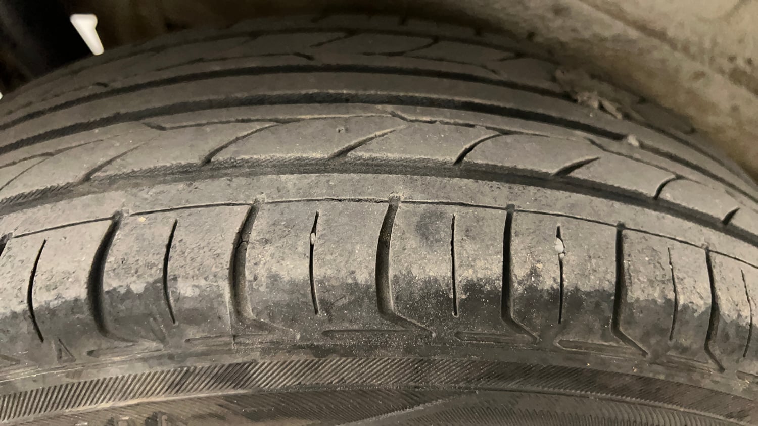 Used 2013 Maruti Suzuki Wagon R VXI Petrol Manual tyres RIGHT REAR TYRE TREAD VIEW