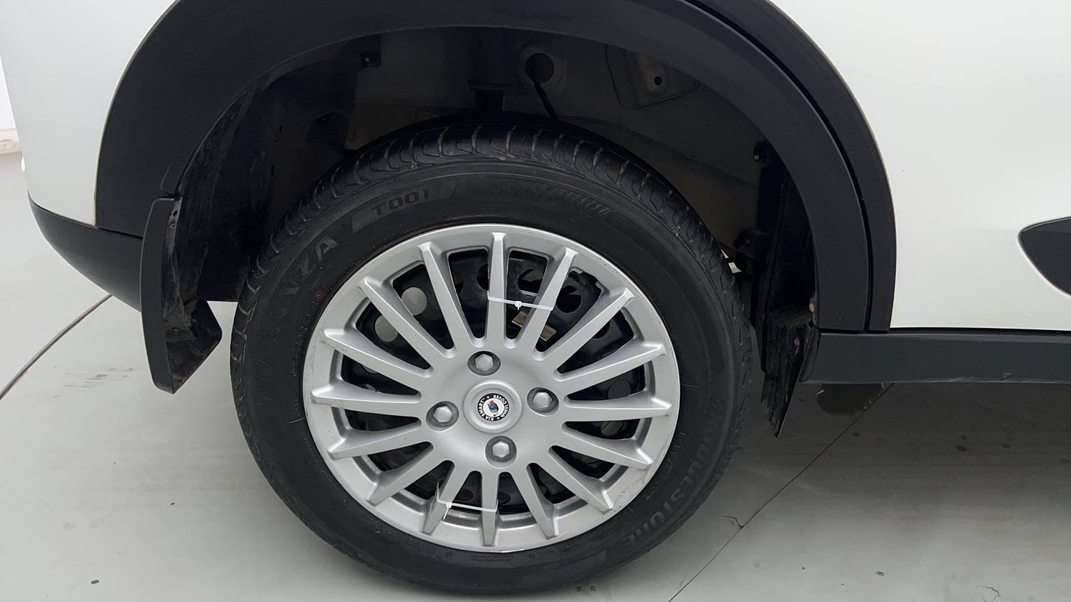 Used 2024 Tata Nexon Smart Plus 1.2 Petrol 6AMT Petrol Automatic tyres RIGHT REAR TYRE RIM VIEW