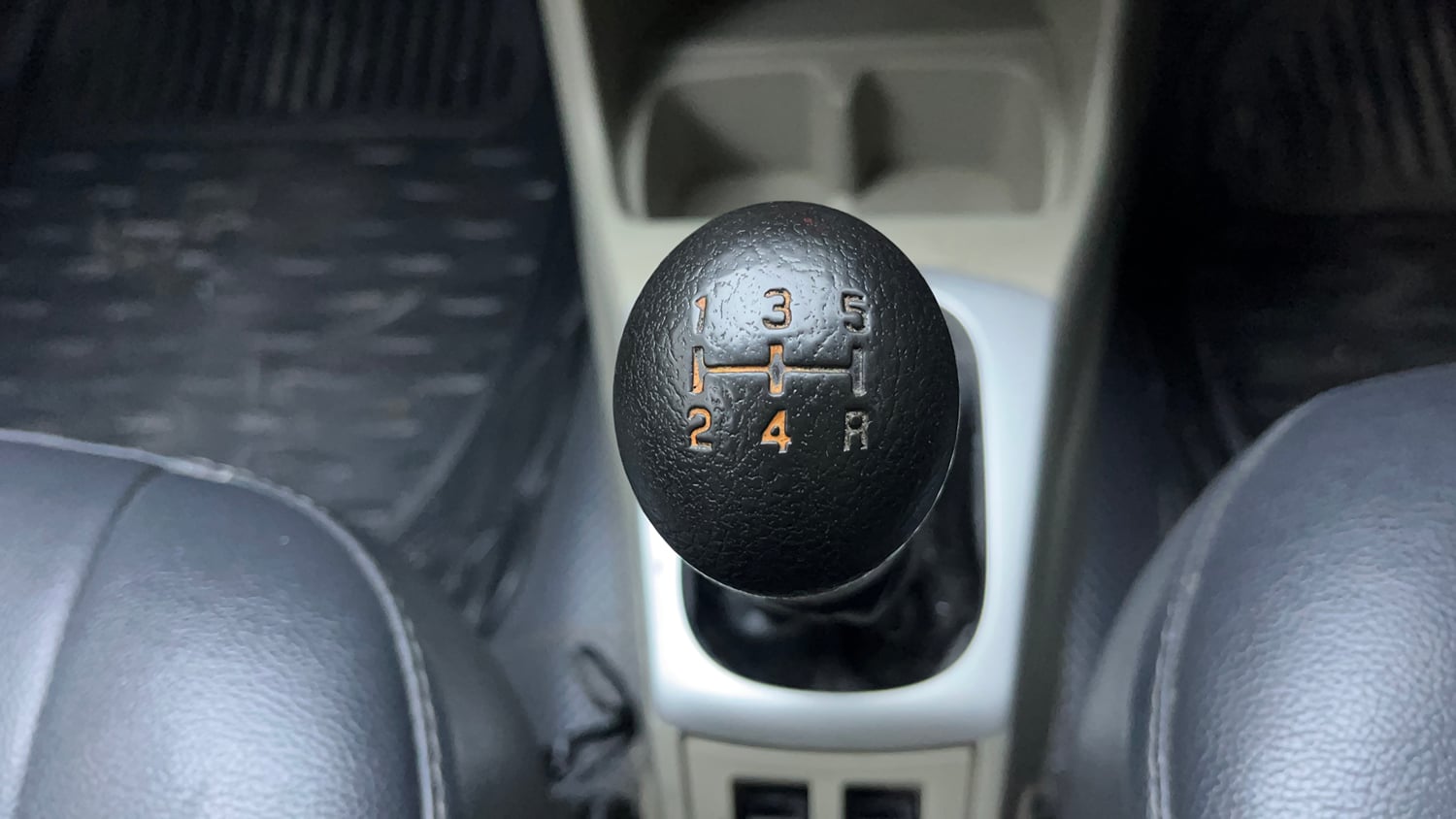 Used 2016 Maruti Suzuki Alto K10 VXi Petrol Manual interior GEAR  KNOB VIEW